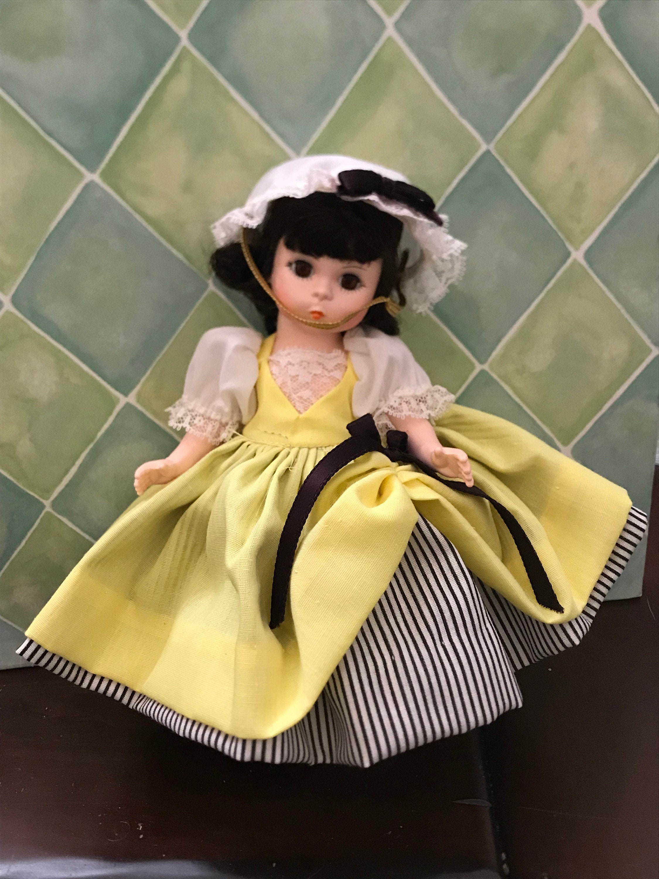 Vintage 1970s Madame Alexander International Dolls Collection 790