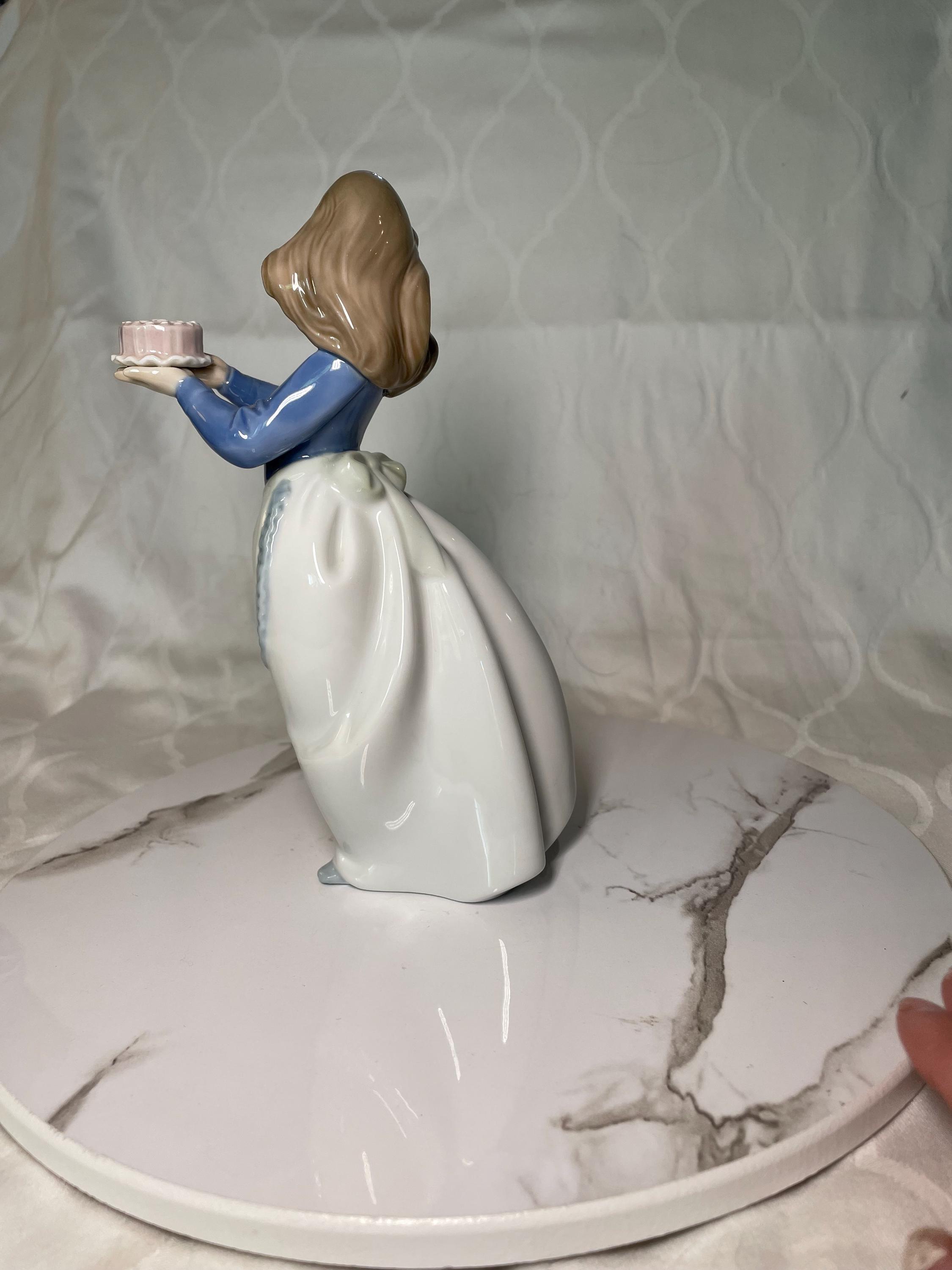Vintage NAO Handmade in Spain by Lladro Daisa Figurine Girl With