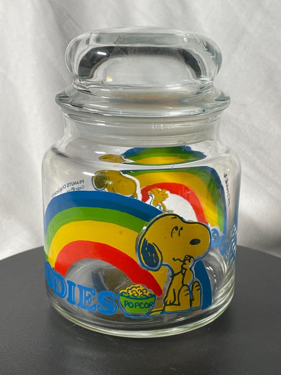 Vintage 1965 1960s Schulz Peanuts Snoopy Goodies Rainbow Snoopy