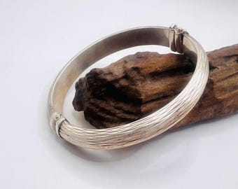 Vintage Milor silver bangle bracelet 925 sterling silver Italy hinged striped design bangle layering bracelet vintage jewelry gift for women
