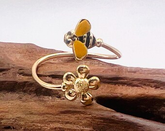 Vintage 14k gold bee ring solid gold enameled bee and flower open band bypass ring dainty gold wire ring cute jewelry gift for girls