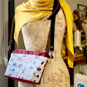 PARiS Newsletter Lona encerada roja con CORREA BANDOLERA Estuche con cremallera, Estuche de viaje, Estuche utilitario, Regalo para viajeros, Regalo para él