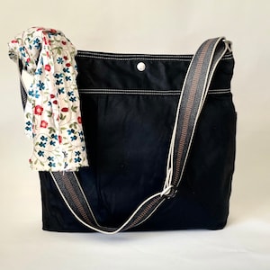 Gewaxte canvas tas van zwarte toermalijn, crossbody luiertas IKABAGS 3 Way