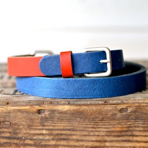 Cinto de couro, azul marinho e vermelho, presente para esposa, cinto de couro feminino, presente para ela, presente para mãe, cinto de couro náutico, presente para ele