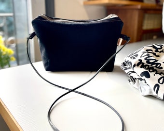 Sac zippé en denim noir, trousse à cosmétiques, pochette de voyage, pochette utilitaire, cadeau pour voyageur, cadeau pour petite amie, cadeau pour femme