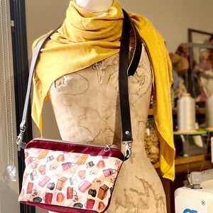 Bolso de lona encerado rojo para viajeros con correa cruzada, bolsa con cremallera, bolsa de viaje, bolsa multiusos, bolsa de cambio, regalo para viajeros, regalo para esposa
