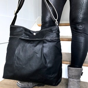 Beauriva Shoppers Bags in Natur and Black for Women