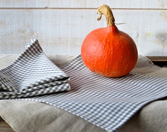 GRAY Gingham Table Napkins set of 2 or 4 / Rustic picnic napkins / eco friendly food napkins / retro napkins / Christmas decor