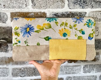 Naturel floral Linen zippered wristlet, Maker pouch Oversized Envelope Clutch Bag, Vegan bag, Cosmetic bag Gift for Travelers, Gift for mom