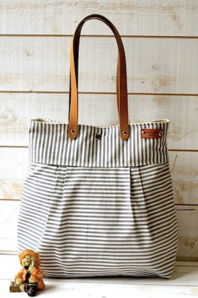 Water proof Diaper bag / Messenger bag / Nautical tote / Beach tote STOCKHOLM Gray and ecru nautical stripe bag purse 10 Pockets image 2
