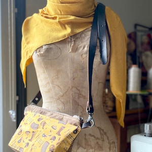 Lona encerada color TAN con correa cruzada Estuche con cremallera, estuche de viaje, estuche multiusos, estuche para cambio Regalo para viajero, regalo para esposa