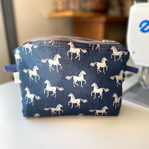 Bolsa unisex con cremallera de tela JEAN de lujo para caballos, bolsa de viaje, bolsa utilitaria, almacenamiento de cosméticos, regalo para viajeros, regalo para novio