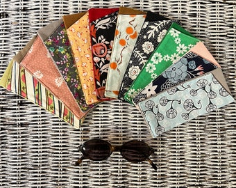 SM. Small Calico Prints Fabric Reading Glasses Pouch, Small Eyeglasses Case, Reader's Pouch, Gift for Girlfriend, Grandma, Sister, Mother