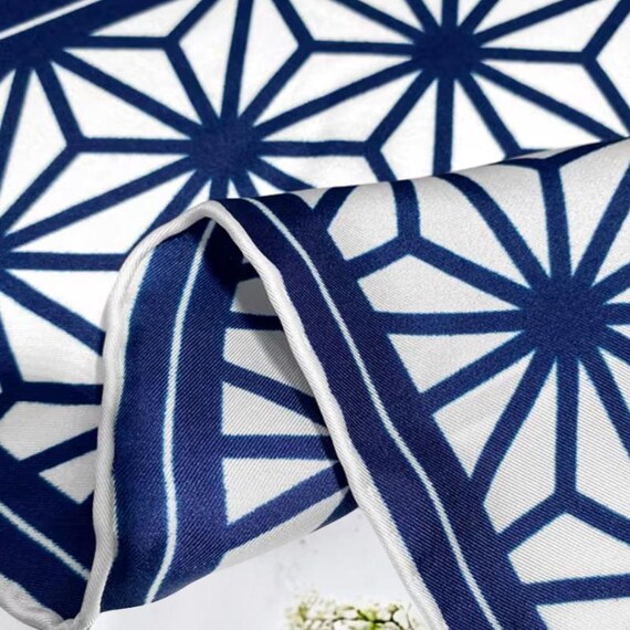 Foulard uomo donna blu e bianco fazzoletto da collo seta con disegni giraffe - Avantgarde Accessori