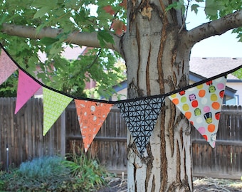 Halloween Flag Garland / Flag Banner / Flag Bunting - Halloween Decoration - READY TO SHIP