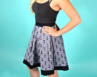 Box Pleat Skirt  in Anchor Print in Navy