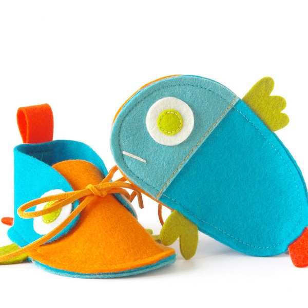 Newborn baby shoes for boys & girls - turquoise orange felt booties, Guppies tropical fish-like infant wool slippers, unisex shower gift