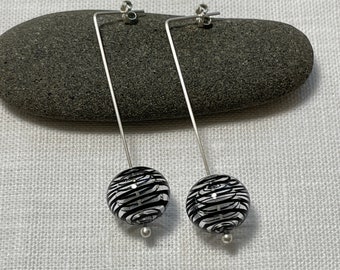 Mid Century Modern Silver and Black Spiral Glass Bubble Earrings/Sterling Silver and Glass Bubble Earrings//Hand Blown Glass Bead Earrings