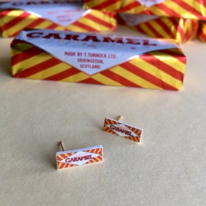 Scottish caramel wafer earring set