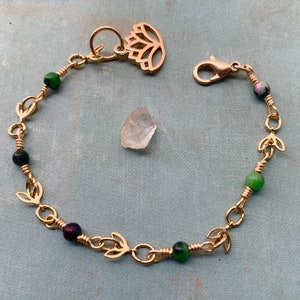 Green Ruby and Lotus Flower Charm Beaded Bracelet