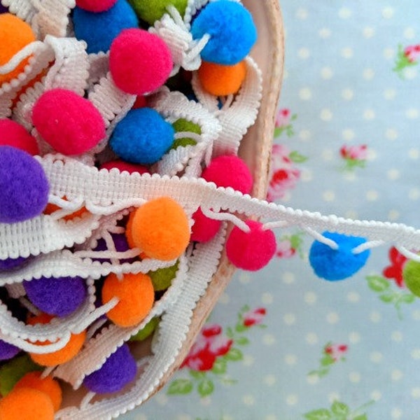 Pom Pom Trim - Multi Colored Dangling - 1/2 inch Ball Fringe - 1 Yard