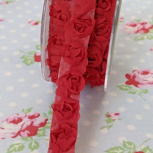 Adhesive Woven Rosettes Trim - Red - 5/8 inch - 1 Yard