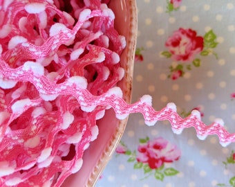 Pom Pom Ric Rac - Strawberry Shortcake - Trim - 5/8 inch - 1 Yard