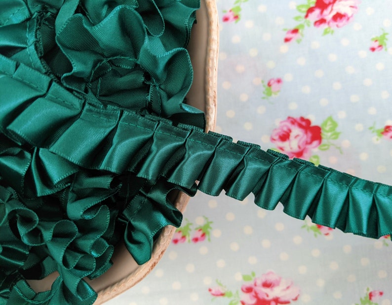 Ruffled Box Pleated Satin Ribbon/Trim Emerald Green 7/8 inch 1 Yard image 2