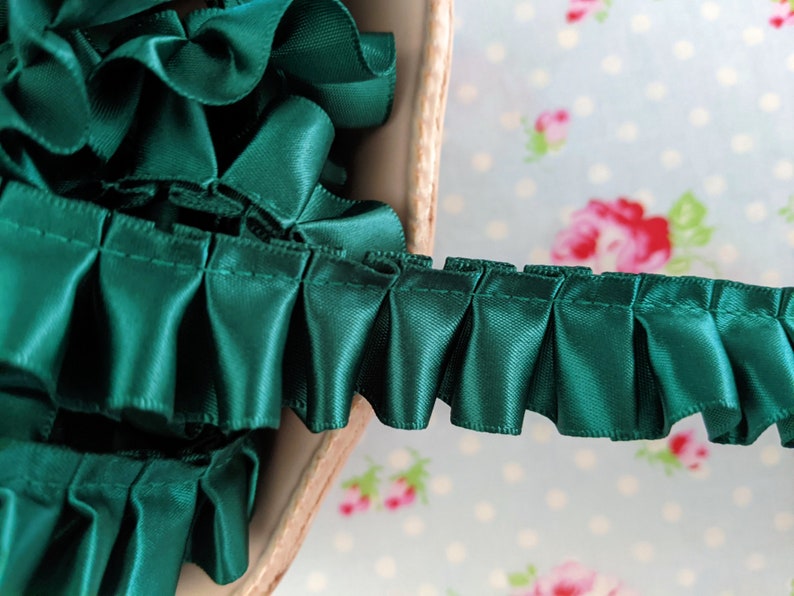 Ruffled Box Pleated Satin Ribbon/Trim Emerald Green 7/8 inch 1 Yard image 1