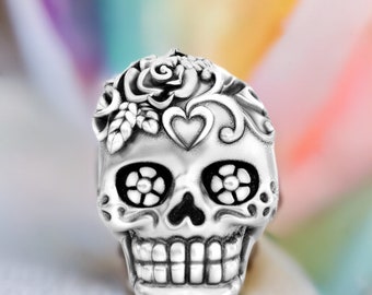 Sugar Skull Dia de los Muertos Bead Charm - Loving Heart - 925 Silver - Fits Pandora and Compatible Brand Bracelets - BELLA FASCINI®