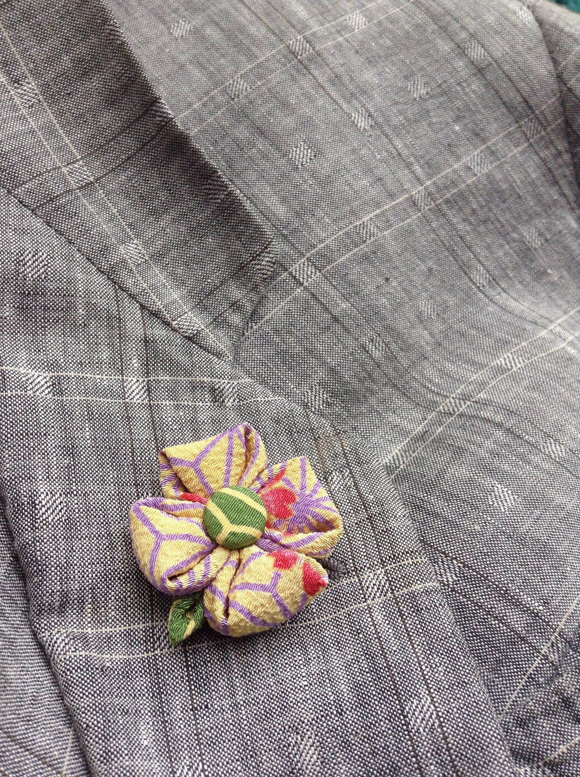 Men's Flower Fawn Lapel Pin main image 0