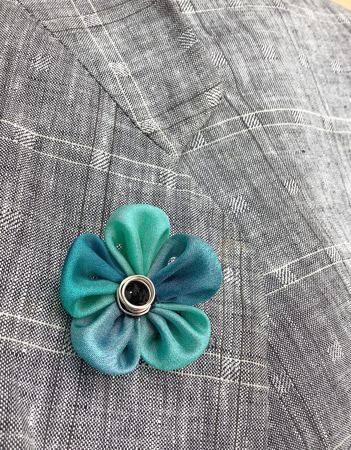 Aazon.co: Forget E Not Blue Flower Lapel Pin - Foto 11