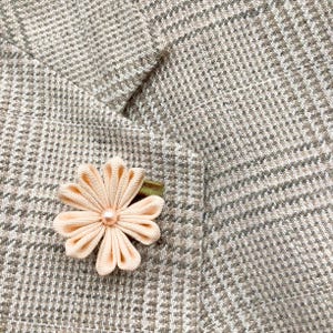 Cherry Blossom Sakura Lapel Pins Mens Lapel Flower Blush Pink Boutonniere Wedding Groomsmen Gifts For Men Women Silk Kanzashi Brooch Custom
