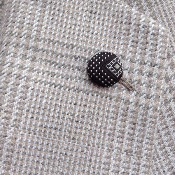 Lapel Pins Mens Lapel Pin Button Lapel Pin Custom Black White Silk Round Boutonniere Boyfriend Gift For Men Groomsman Suit Pin