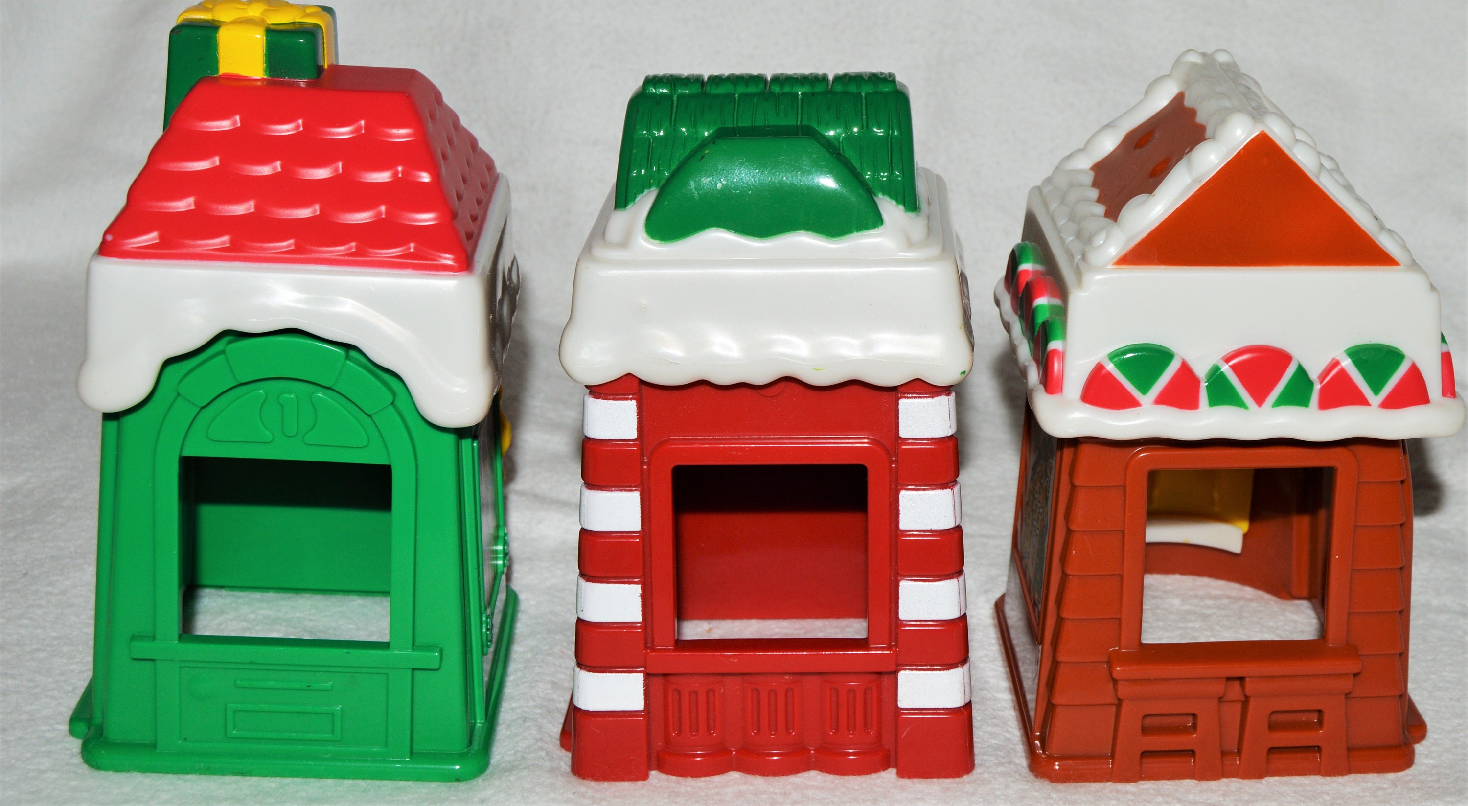 Fisher Price Little People Christmas Santa Helpers Eddie & Kobby lot of 2pcs Toy 