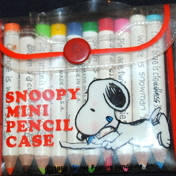 SNOOPY MINI PENCIL case 10 colored pencils