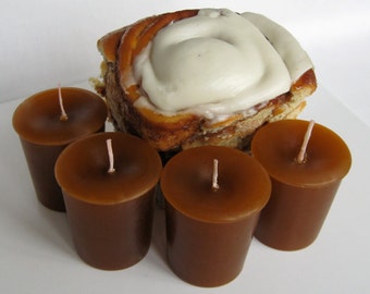 FROSTED CINNAMON BUN (4 votives or 4-oz soy jar candle)