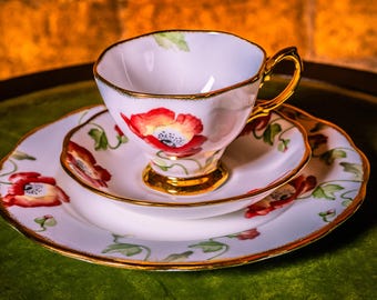Royal Albert - 100 Years 1970s Poppy, Tea Trio (Cup, Saucer & Plate Set)