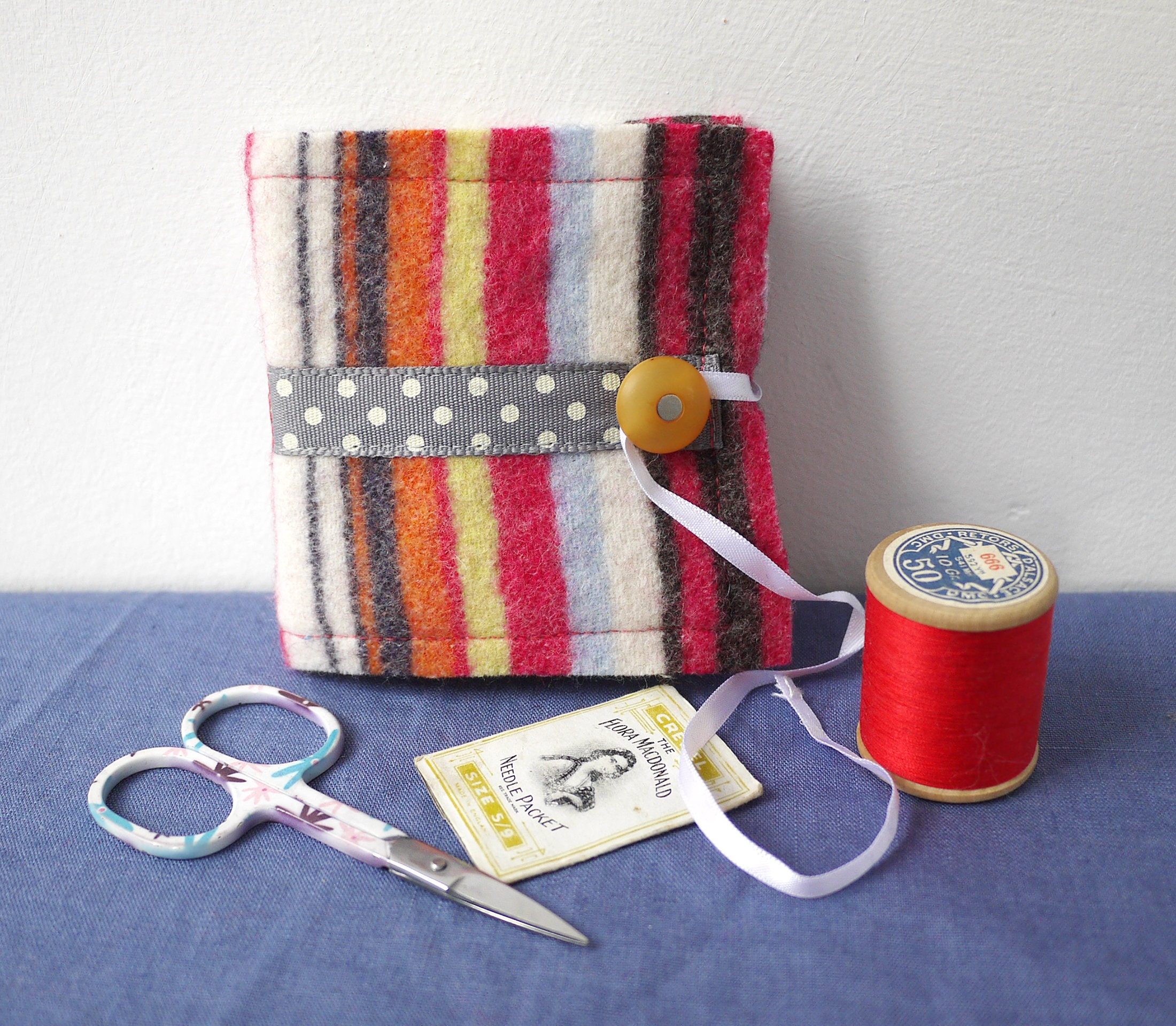 Hand Embroidered Felt Needle Case Country Home Sewing Gift in 