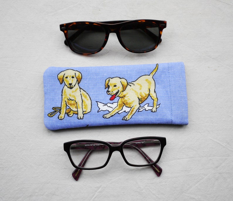 Golden retriever puppy dog glasses case, upcycled fabric spectacle pouch imagem 2