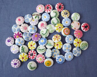 19mm, 3/4” Hand embroidered flower button, vintage embroidery, lovely and OOAK, one button