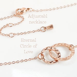Eternal circle of love necklace, Circle of love necklace, Interlocking circle of love necklace, Mother Daughter necklace, Mom gift