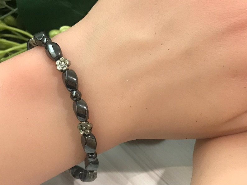 Magnetic therapy bracelet | Pain-relief | Circulation boosting | Anxiety busting | Hematite single-strand bracelet for overall wellness bild 4