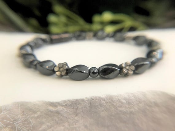 Magnetic therapy bracelet | Pain-relief | Circulation boosting | Anxiety busting | Hematite single-strand bracelet for overall wellness