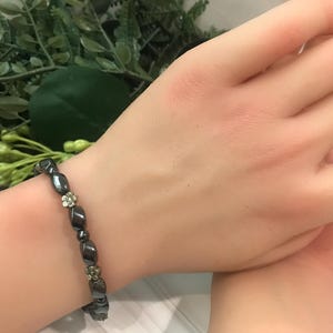 Magnetic therapy bracelet | Pain-relief | Circulation boosting | Anxiety busting | Hematite single-strand bracelet for overall wellness bild 5