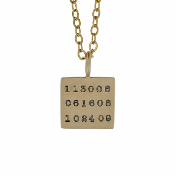 Design your 2024 own gold pendant