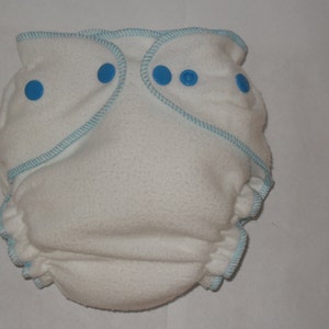 Fitted diaper bamboo zorb with blue snaps