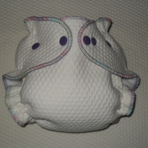 Pannolino 3D con pannolino e snap viola