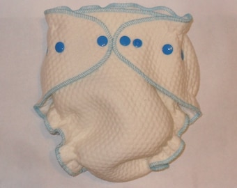 3D Zorb Fitted diaper with blue snaps