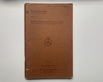 Vintage Fundamentals for Brown Owls and Tawny Owls 1958 GGC Girl Guides WAGGGS Scouts Brownies Rangers Guiders CGG Programme Meetings